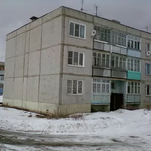 Продам в Гавриловом Посаде: Трехкомнатная квартира,  гараж и участок