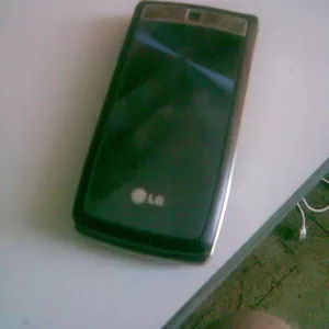 Продам телефон LG KF300