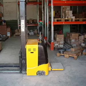Продам штабелер б/у электрический Unilift SFE – 1535F