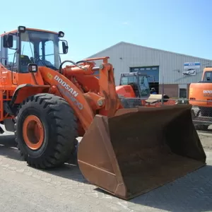  Фронтальный погрузчик DOOSAN DL 400