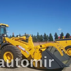  Погрузчик XCMG  LW500F с лесным захватом.  