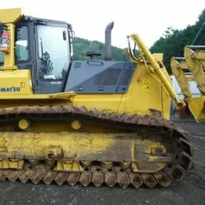 Бульдозер Komatsu D65PX-15.
