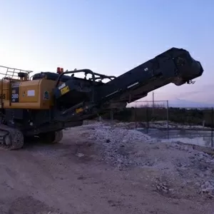 Дробилка Komatsu BR380JG-1E0.