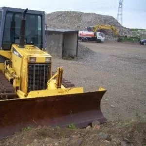 Бульдозер Komatsu D31P-20E.