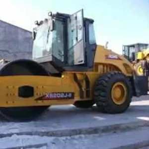 Вибрационный каток  XS222J-1 в г. Благовещенске 
