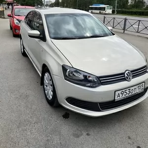 Volkswagen Polo 2011 года 1, 6 АТ.