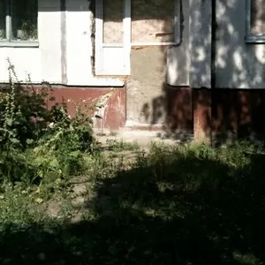 Дружбы проспект д.7, однокомнатная квартира под офис или магазин.