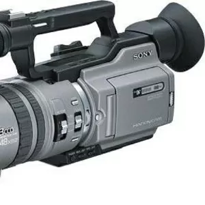 Продаю видеокамеру Sony DCR-VX2100E