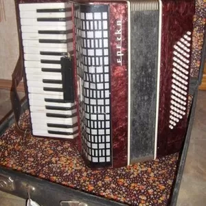 Продаётся  аккордеон Берёзка